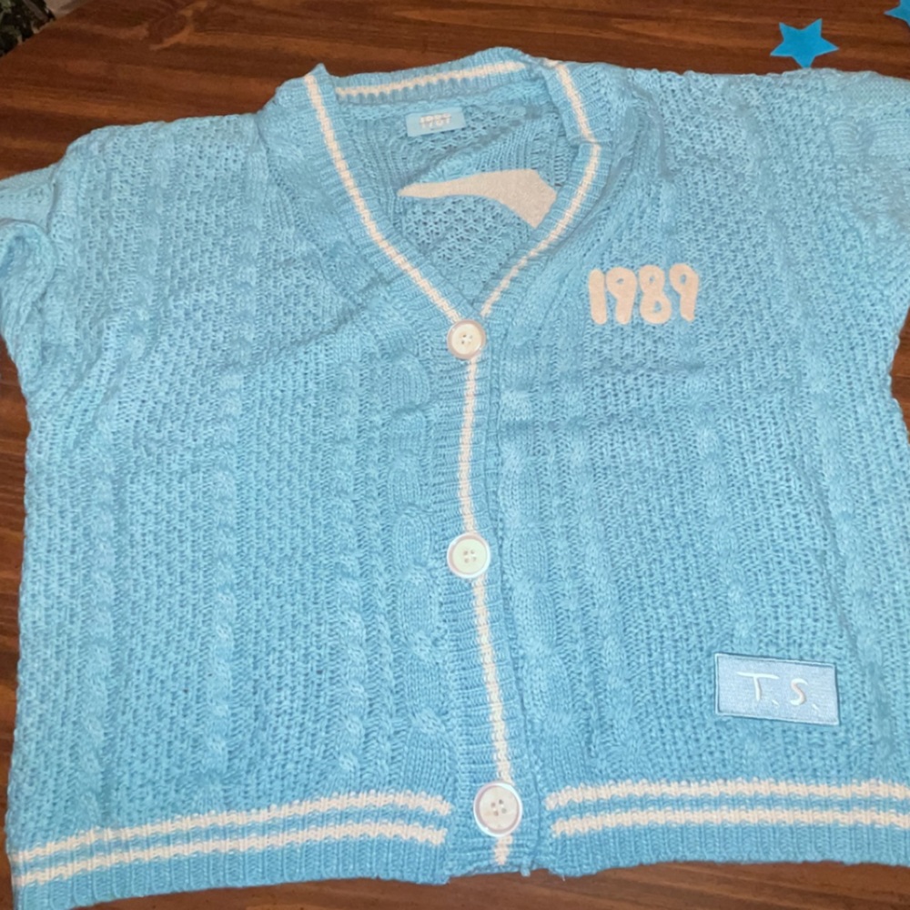 1989 Taylor Swift cardigan